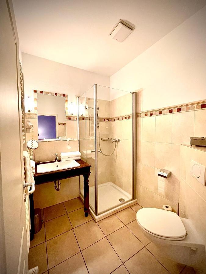 Hotel Zur Roemerbruecke ノイヴィート エクステリア 写真