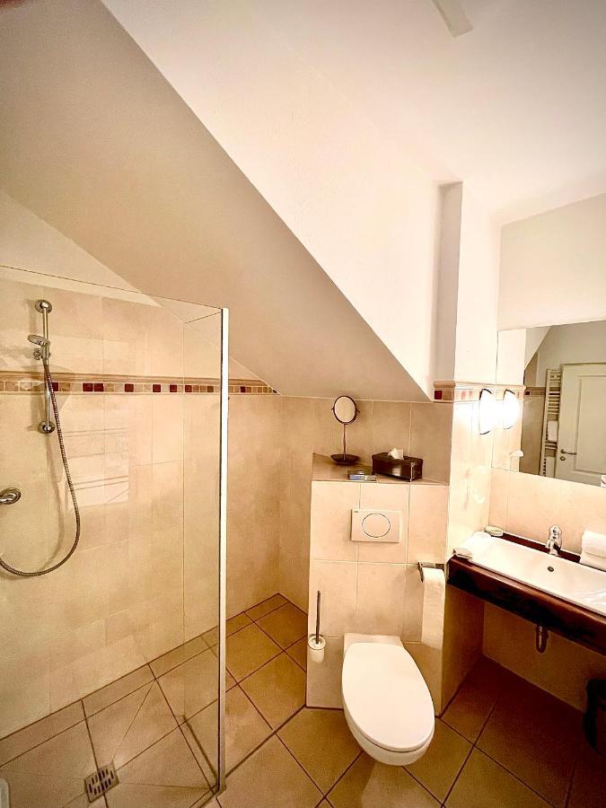 Hotel Zur Roemerbruecke ノイヴィート エクステリア 写真